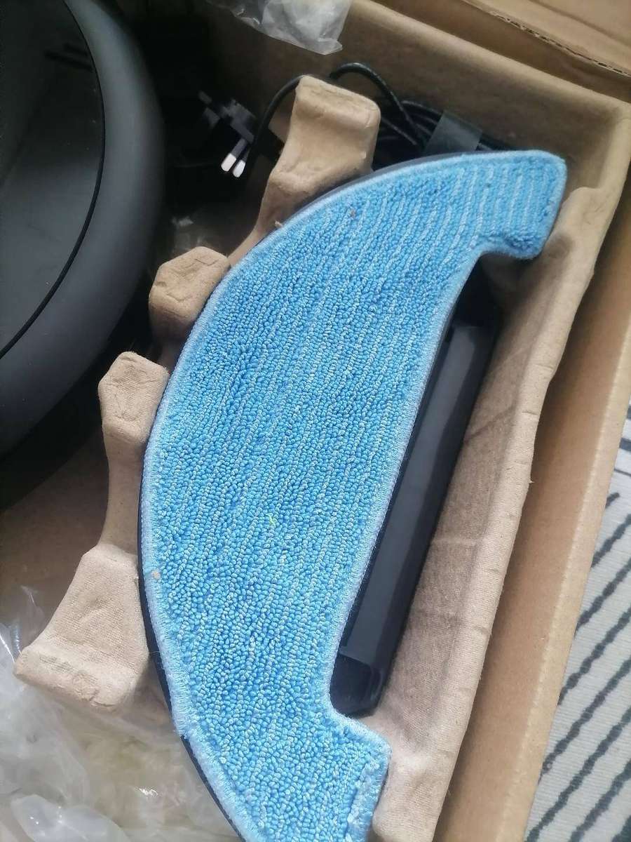 360 Robot Vacuum/Mop C50 with Remote, Charging Station