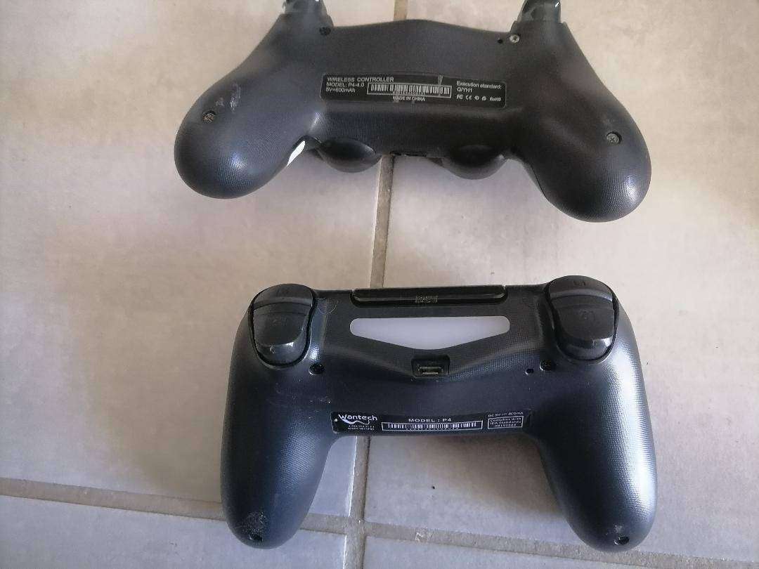 *LOT OF 2 x SONY PLAYSTATION 4 WIRELESS CONTROLLERS*ONE BID FOR LOT*WORKING*