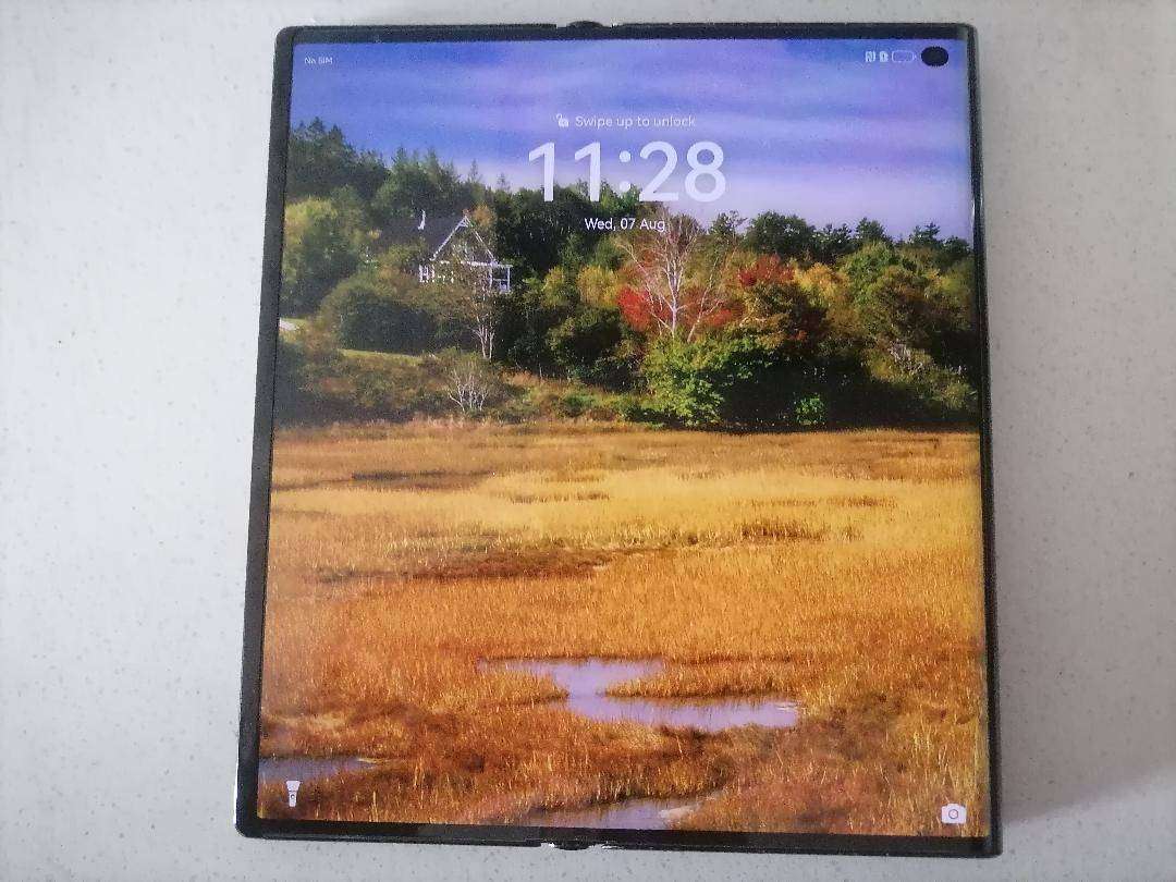 Huawei Mate SX2 fold phone*Retails for R40 000**