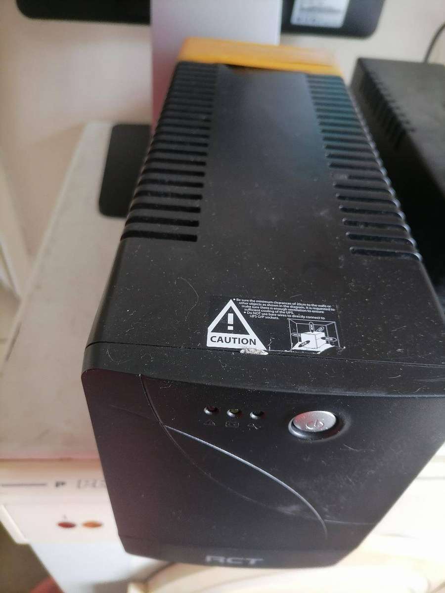 RCT 2000VAS UPS with Built-in Batteries & Power Cable