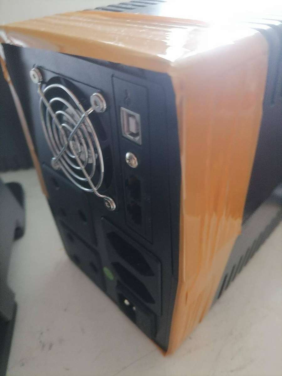 RCT 2000VAS UPS with Built-in Batteries & Power Cable