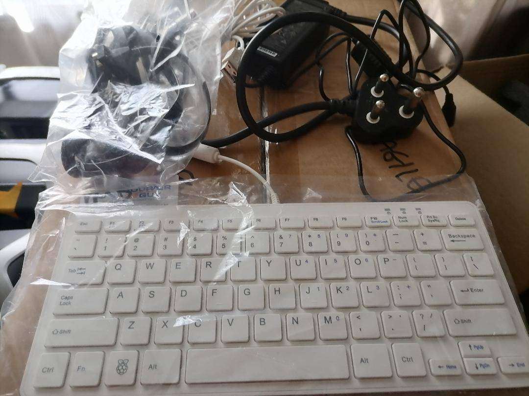 Histone HK316 Luna X Touch Screen, 3G/Wifi, All in One PC