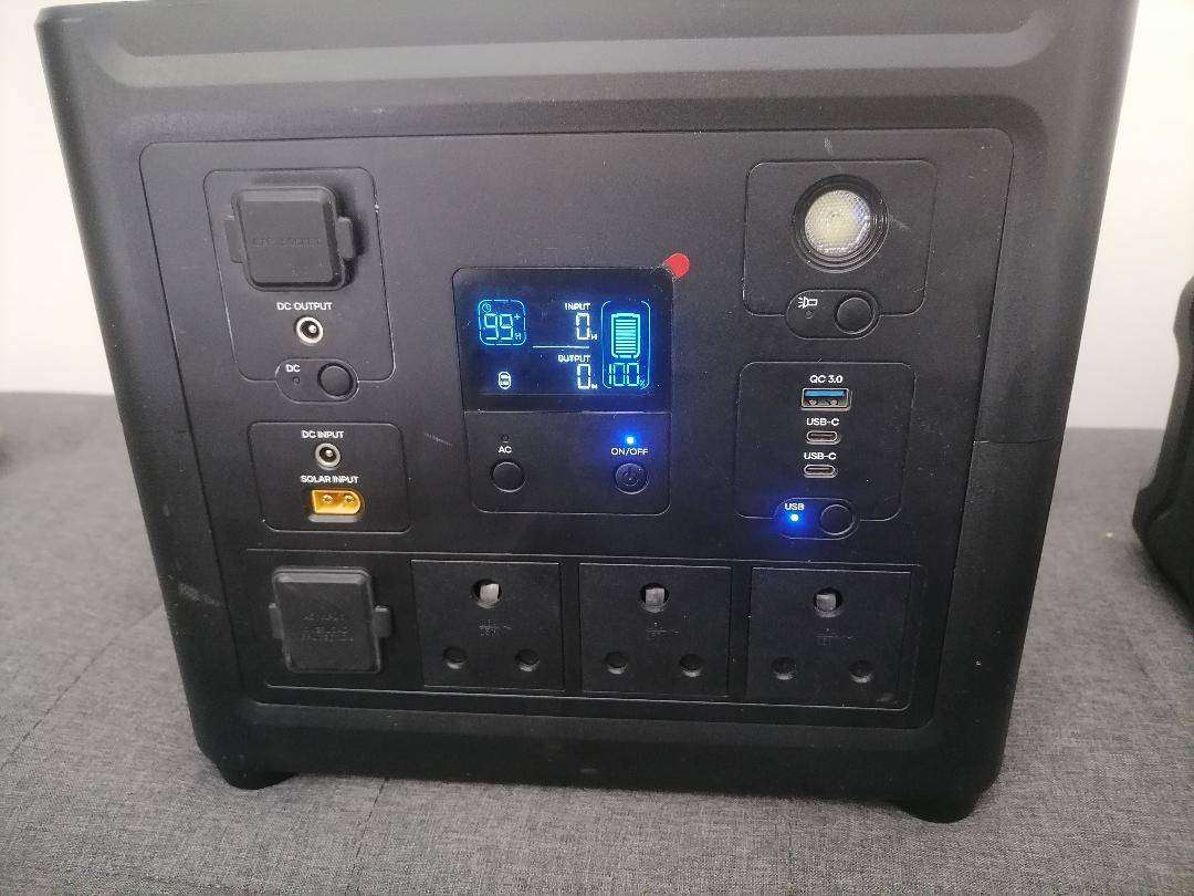 *GIZZU CHALLENGER MAX 835WH UPS POWER STATION UPS LIFEPO4*(READ AD)