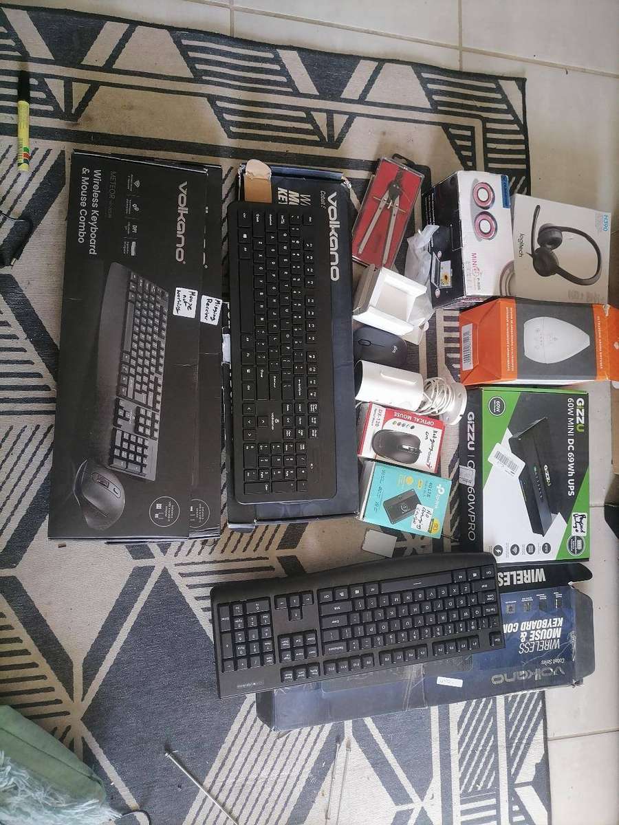 LOT OF ELECTRONICS(DEFECTIVE/UNTESTED)