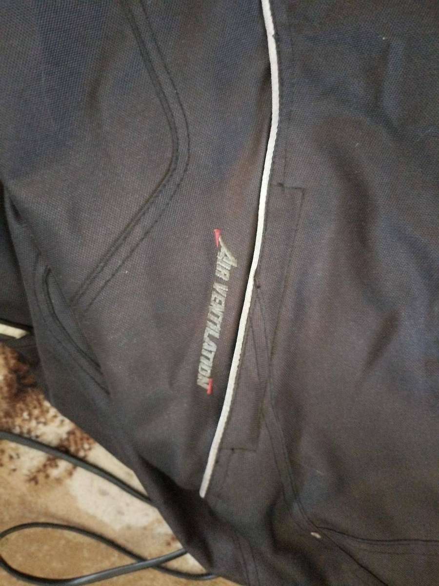 ASSAULT FULLY PADDED BIKERS JACKET SIZE MEDIUM