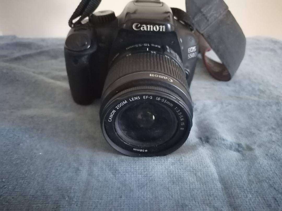 CANON EOS 550D CAMERA AND LENS