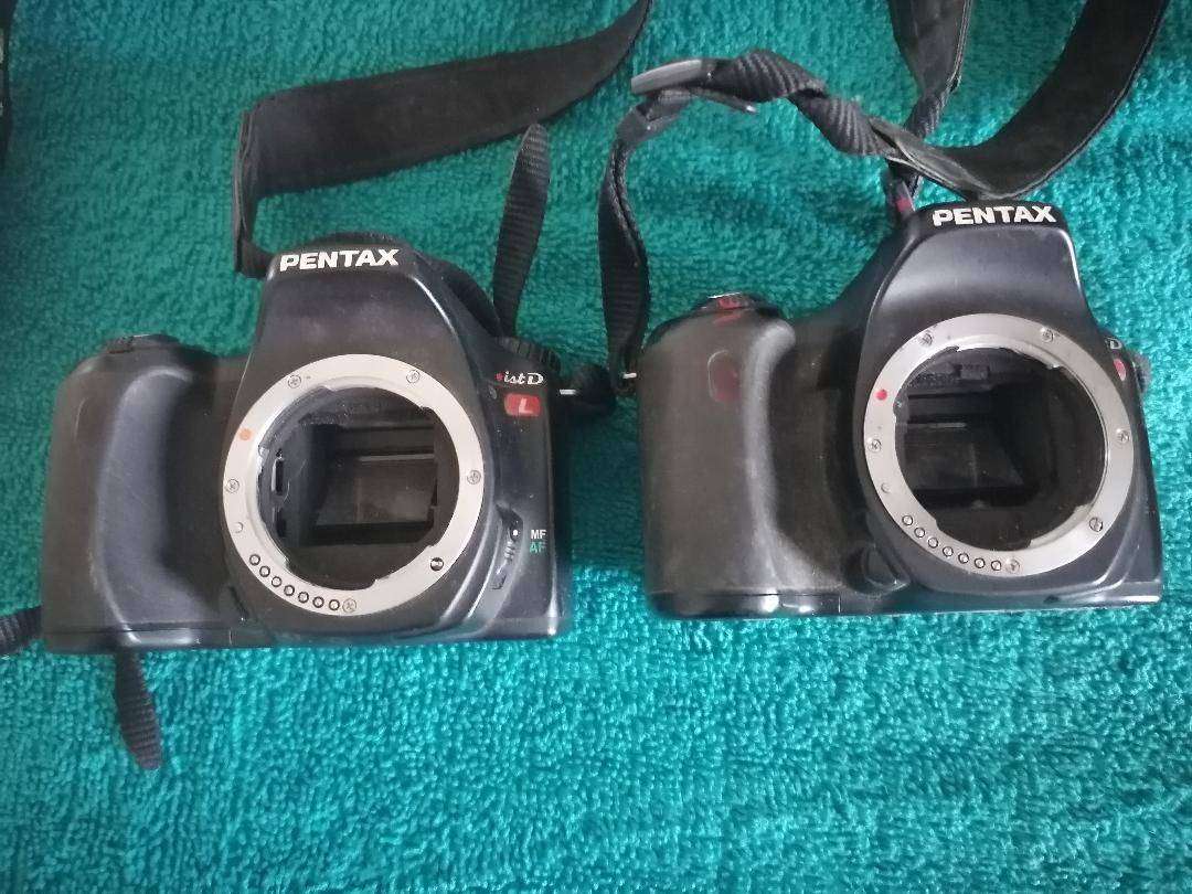 LOT OF 2 X PENTAX IS DL CAMERAS(UNTESTED,SOLD AS IS)