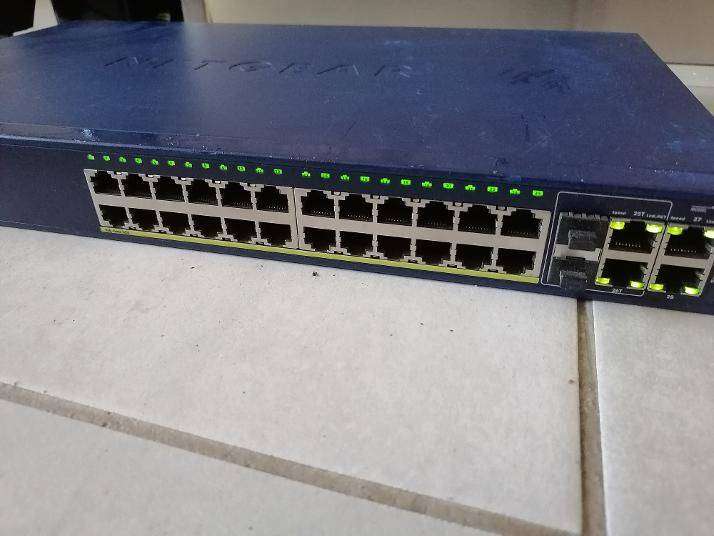 Netgear ProSafe 24 Port PoE Smart Switch 4 Gigabit Ports - FS728TPv2