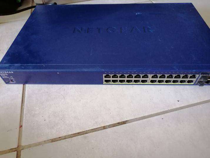 Netgear ProSafe 24 Port PoE Smart Switch 4 Gigabit Ports - FS728TPv2