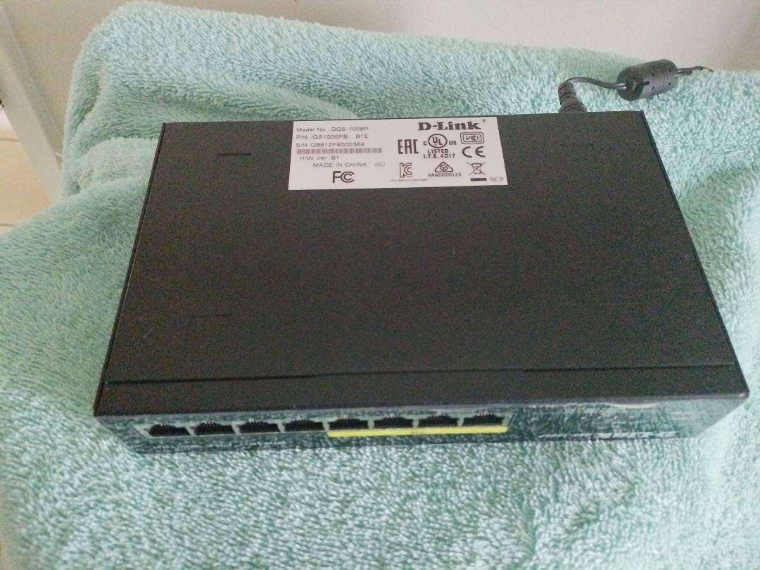 D-Link DGS-1008P  8-Port Gigabit Unmanaged PoE Switch
