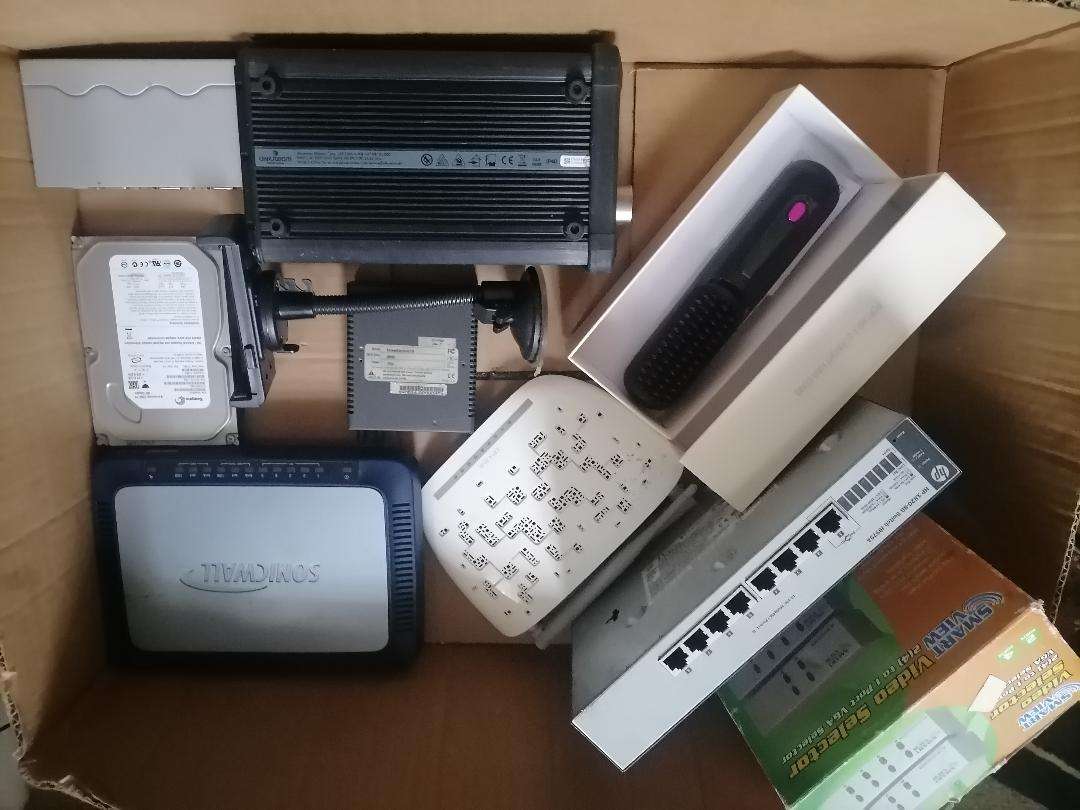 Bulk lot of electronics