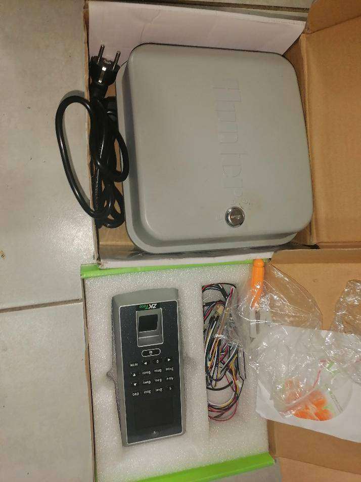 Hunter Pro P2C-401 4 Base Irrigation Controller + ZKT Eco Biometric Unit