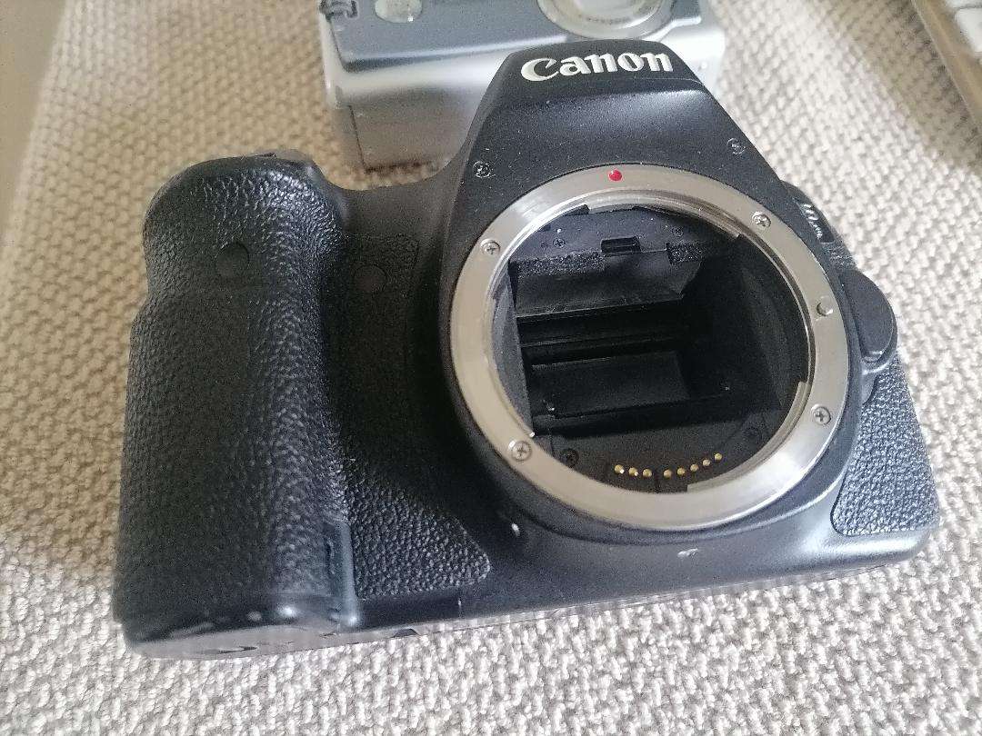 Lot of 2 x Canon cameras - one bid for both