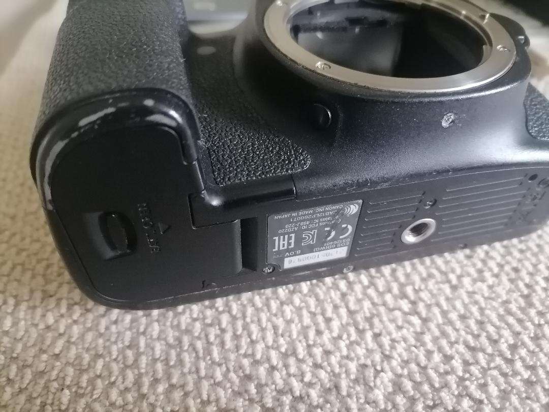 Lot of 2 x Canon cameras - one bid for both