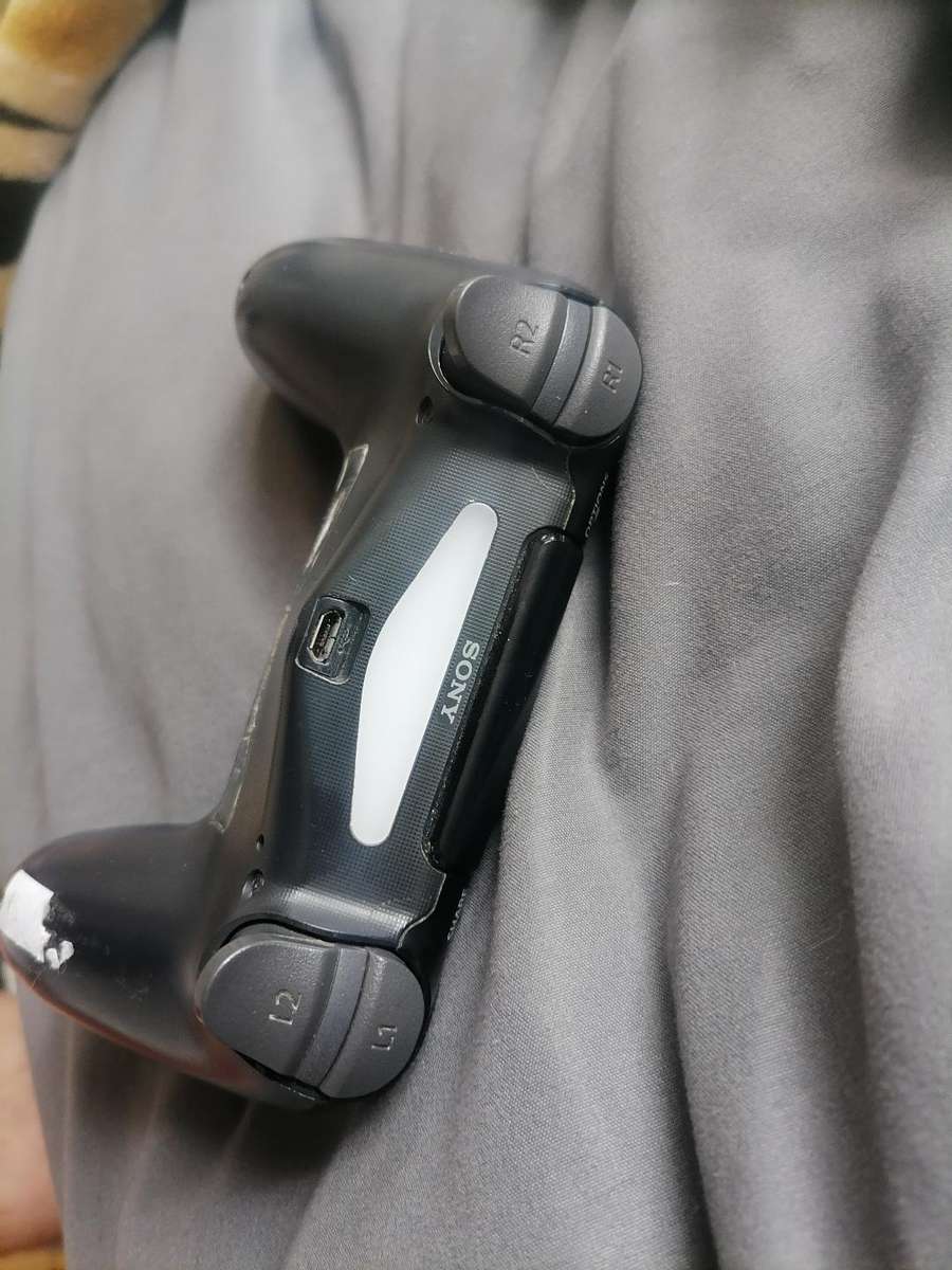 *LOT OF 2 x GENUINE SONY PLAYSTATION 4 WIRELESS CONTROLLERS*ONE BID FOR BOTH*WORKING*