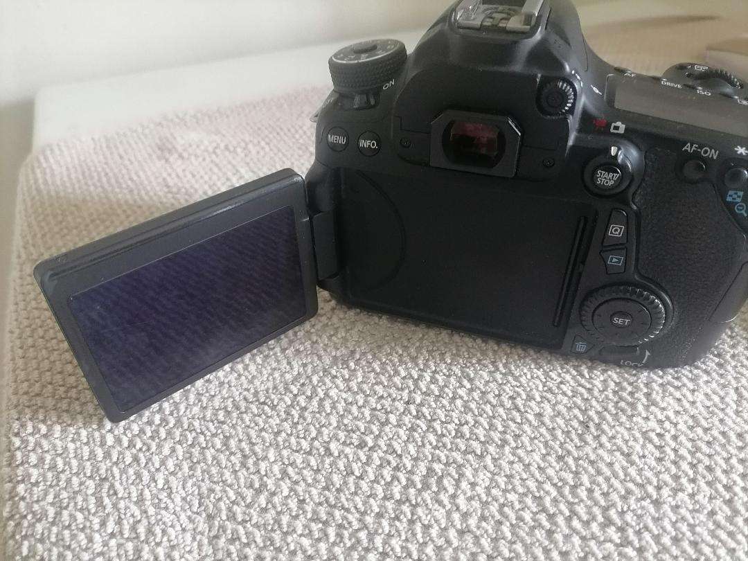 Canon EOS 70D DSLR Camera