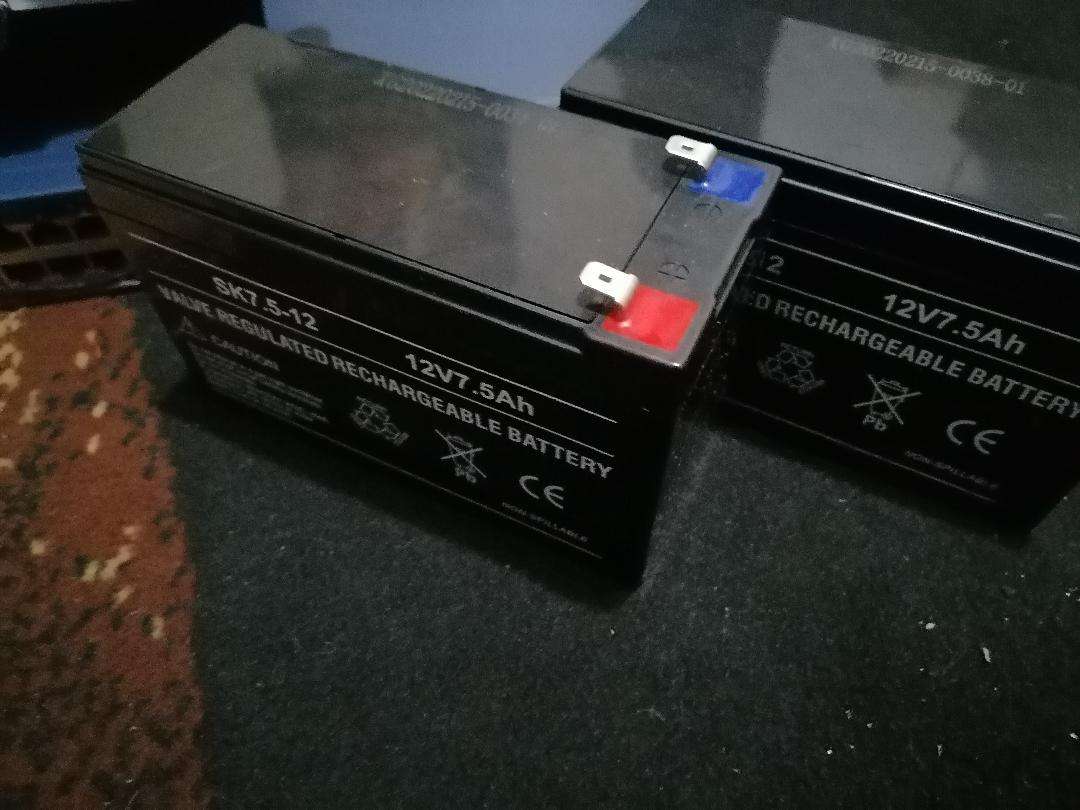 **LOT OF UNTESTED ELECTRONICS*ETHERNET SWITCH,HDD,UPS BATTERIES,SMART TV BOX*ONE BID FOR LOT*