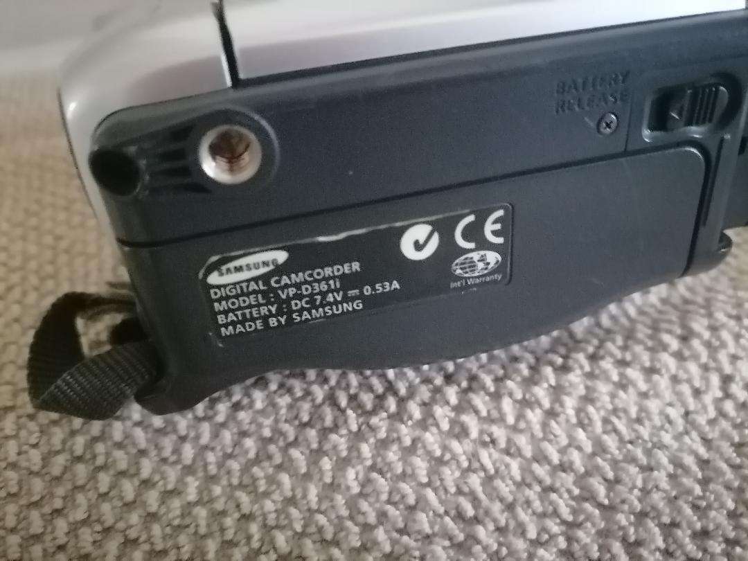 Lot of 2 x Samsung camera and Samsung camcorder. One bid for both.