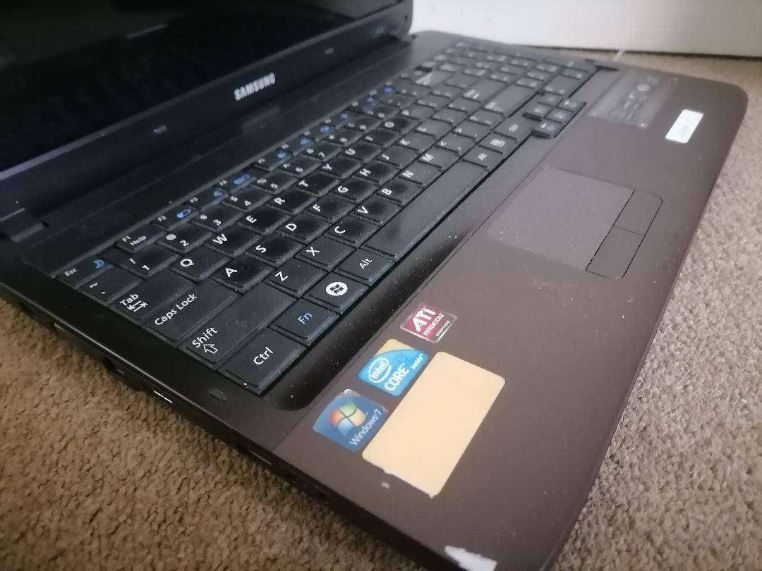 Samsung R540 15.6" Notebook (Core i3-350)