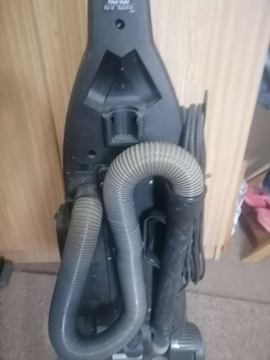 BISSELL 10N6Y PET HAIR ERASER MULTI CYCLONIC COMMERCIAL VACUUM