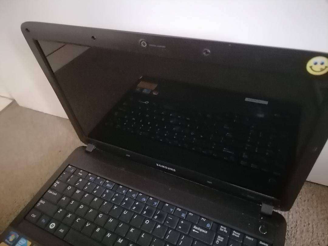 Samsung R540 15.6" Notebook (Core i3-350)