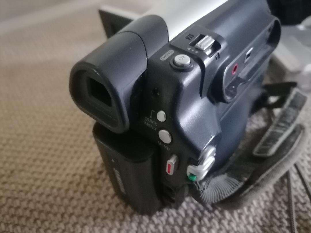 Lot of 2 x Samsung camera and Samsung camcorder. One bid for both.
