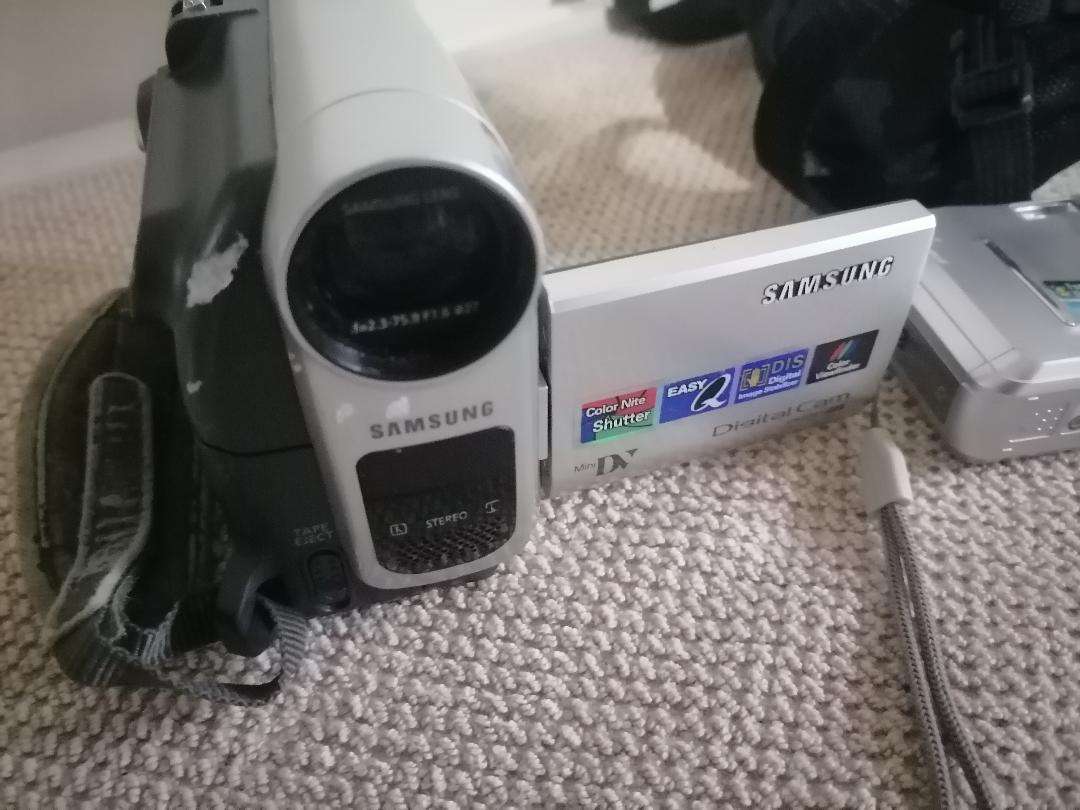Lot of 2 x Samsung camera and Samsung camcorder. One bid for both.