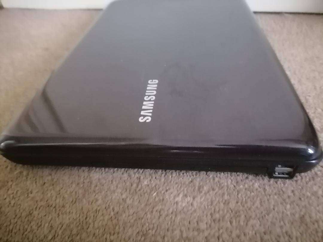 Samsung R540 15.6" Notebook (Core i3-350)