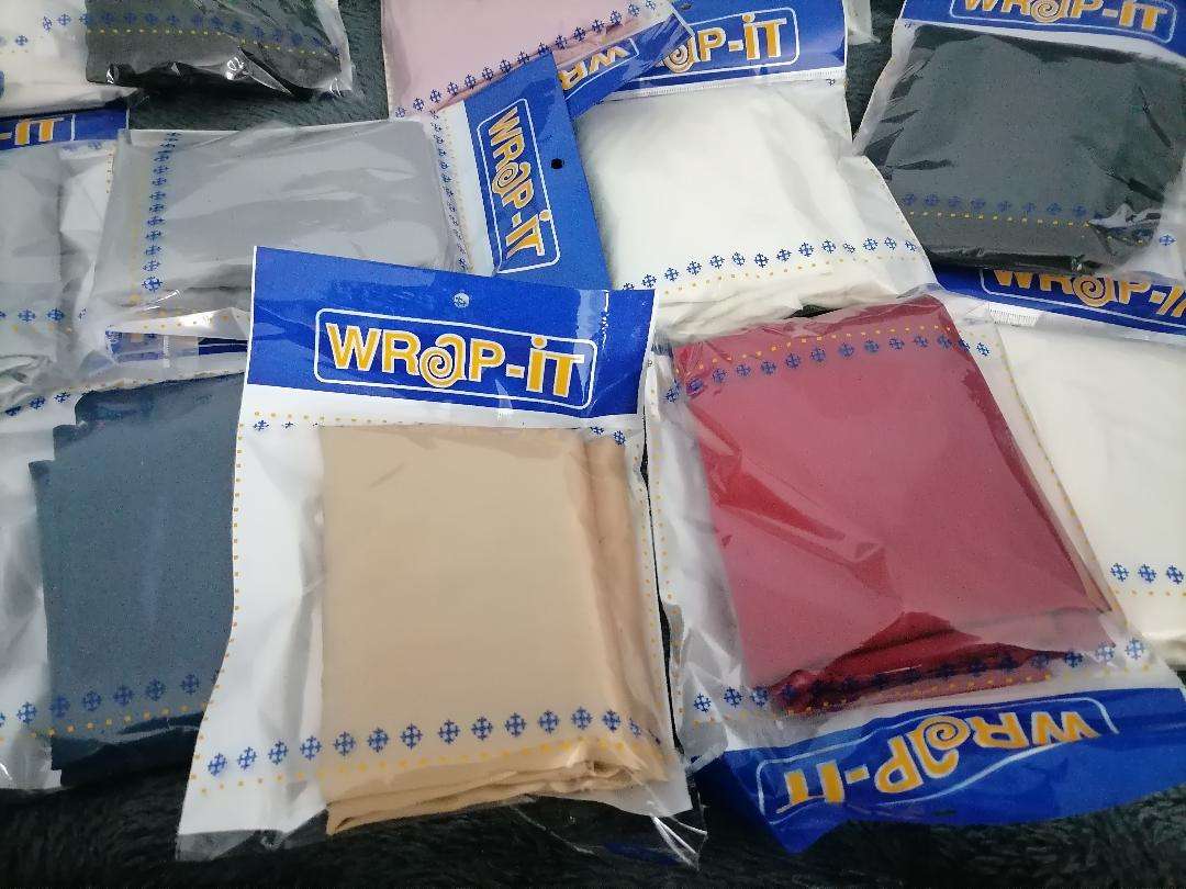 BULK LOT OF PILLOW CASES, SILK LIKE MATERIAL, ONE BID FOR THE LOT*