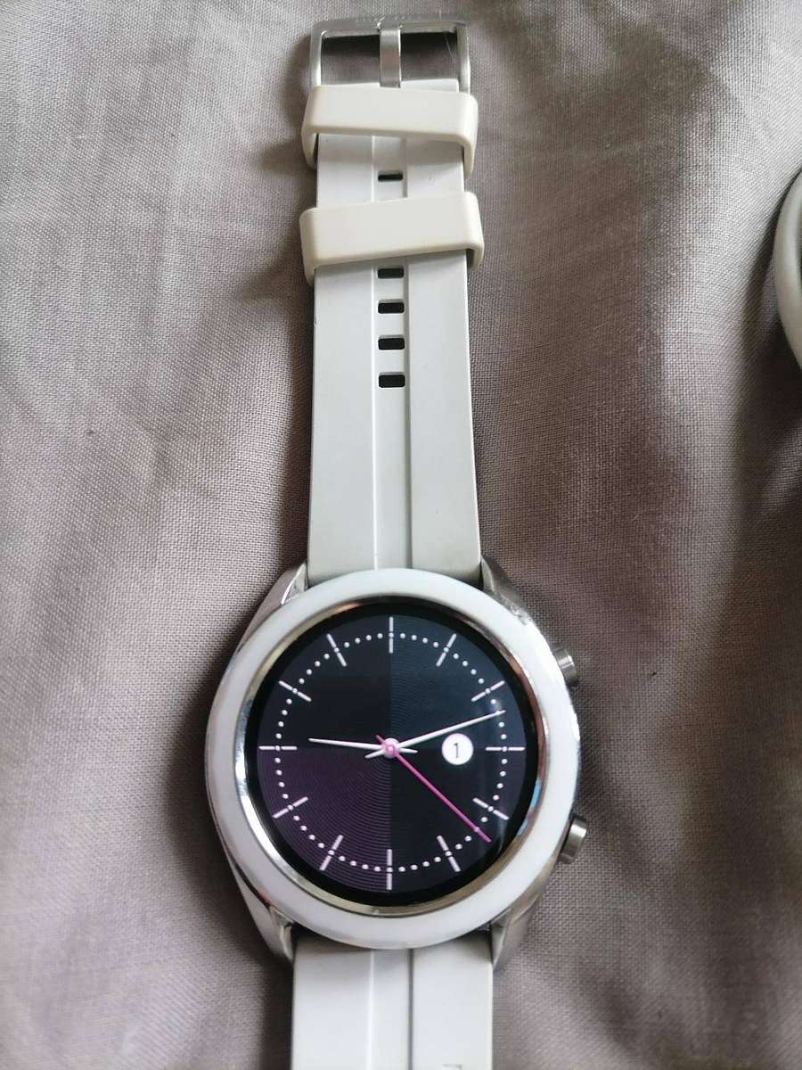 HUAWEI WATCH GT-1A5 SMART WATCH WITH CHARGER