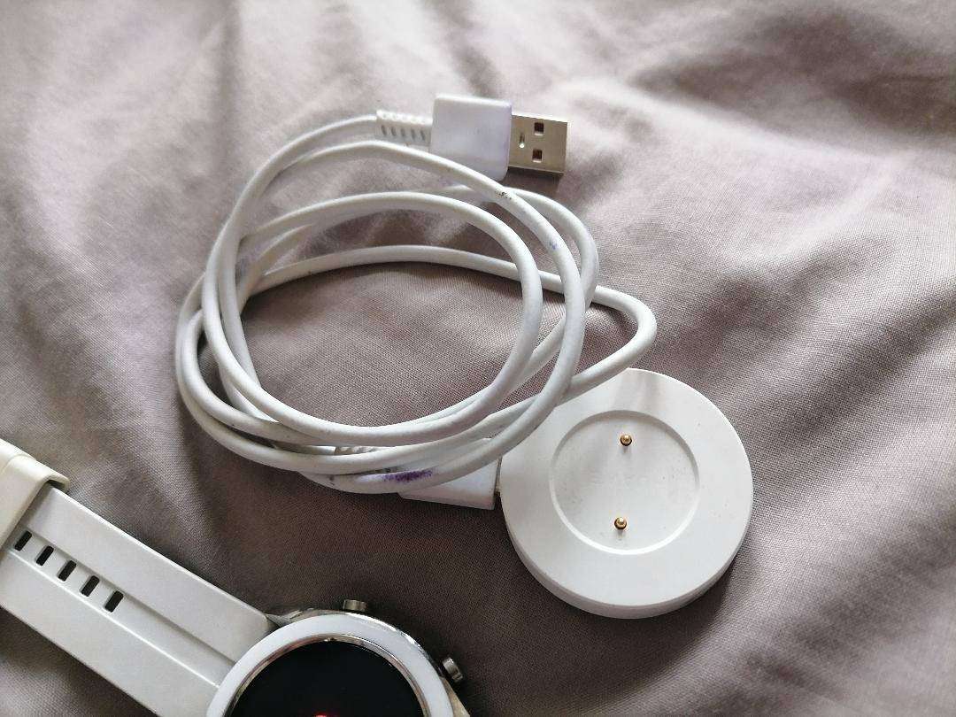 HUAWEI WATCH GT-1A5 SMART WATCH WITH CHARGER