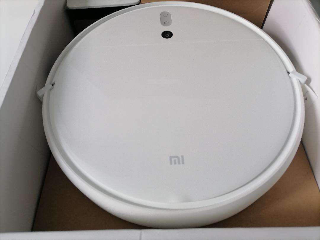 LIKE NEW XIAOMI SMART ROBOT IN BOX*VAC/MOP WITH ATTACHMENTS,MOP PAD, CHARGING STATION