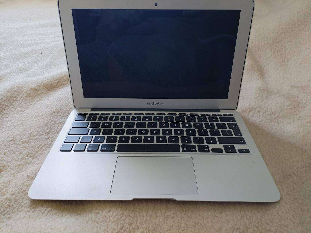 APPLE MAC BOOK AIR A1465 LAPTOP*NO CHARGER,UNTESTED