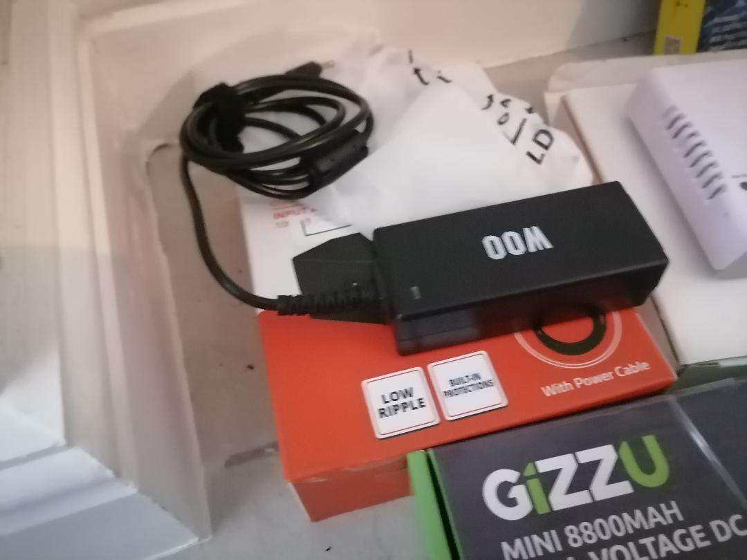 Lot of defective electronics - one bid for the lot as per pics