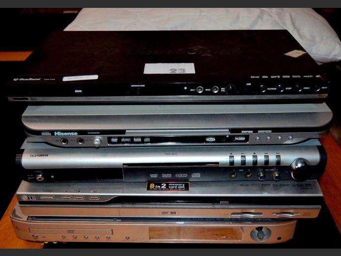 Lot of 5 DVD players: LG, Telefunken, Hisense