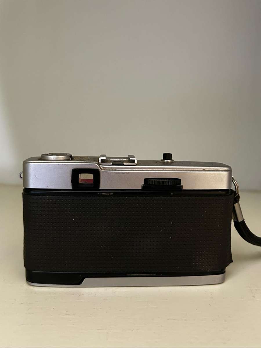 Olympus Trip 35 Compact 35mm Film Camera - Point and Shoot