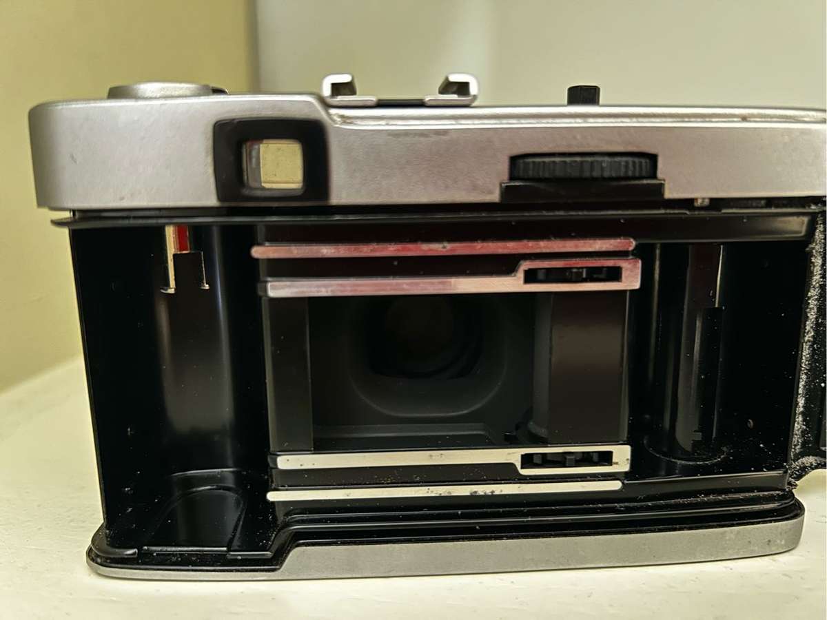 Olympus Trip 35 Compact 35mm Film Camera - Point and Shoot