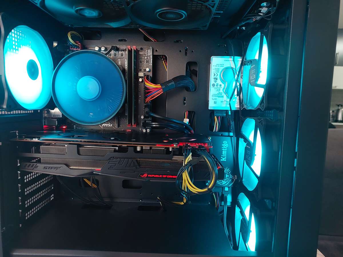 I5-9400f Rx5700 8G gaming PC + monitor arm