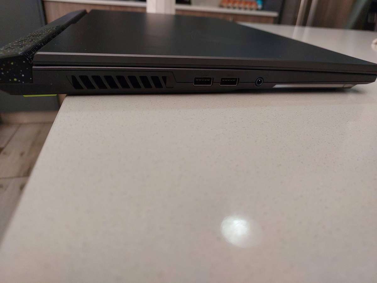 Asus ROG STRIX G17 R7 RTX 3050 16GB 512GB SSD