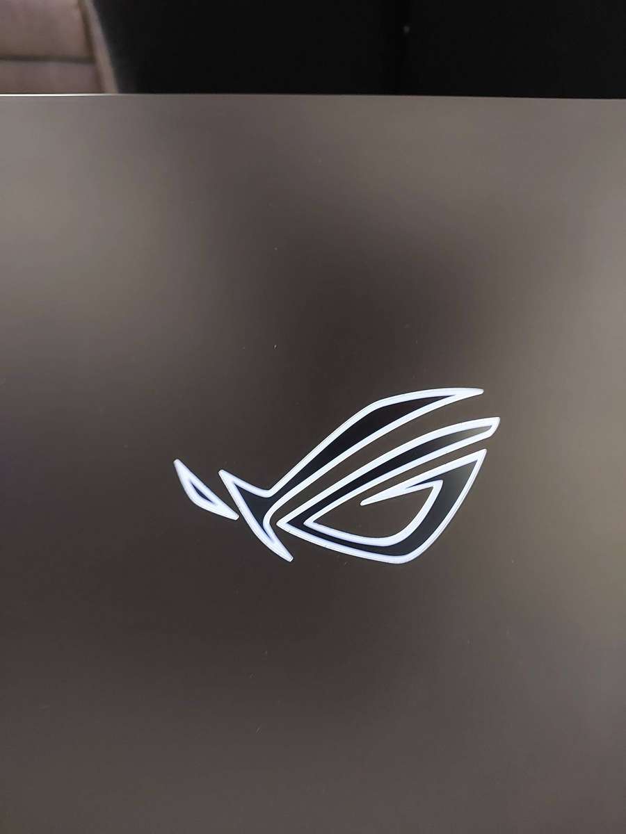 Asus ROG STRIX G17 R7 RTX 3050 16GB 512GB SSD