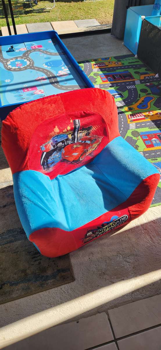Bundle Intex Jumpolene Jumping Castle + Intex Explorer100 +Disney Lightning Mcqueen Inflatable chair