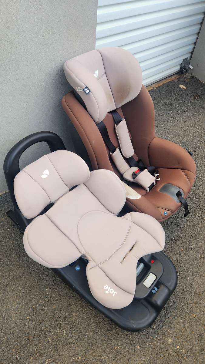 Joie i-Anchor Advance i-Size car seat + Joie i-Base Advance i-Size ISOFIX car seat base