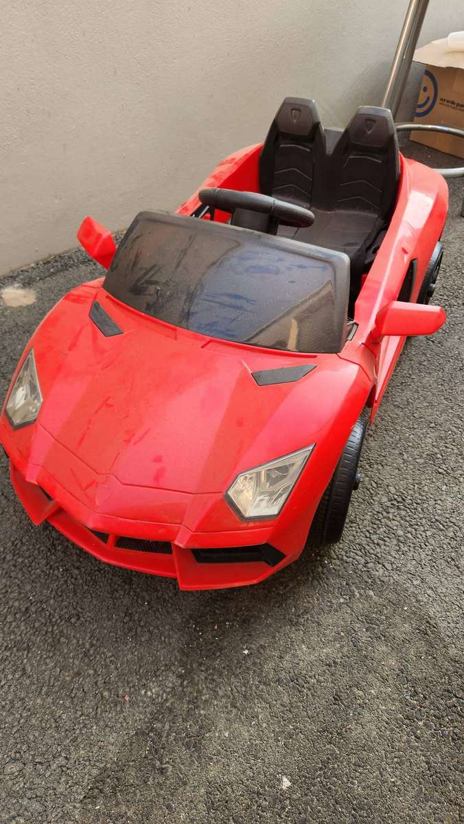 Jeronimo Zoombourgini (Red) 2 wheeler Electric Ride On Fair Condition