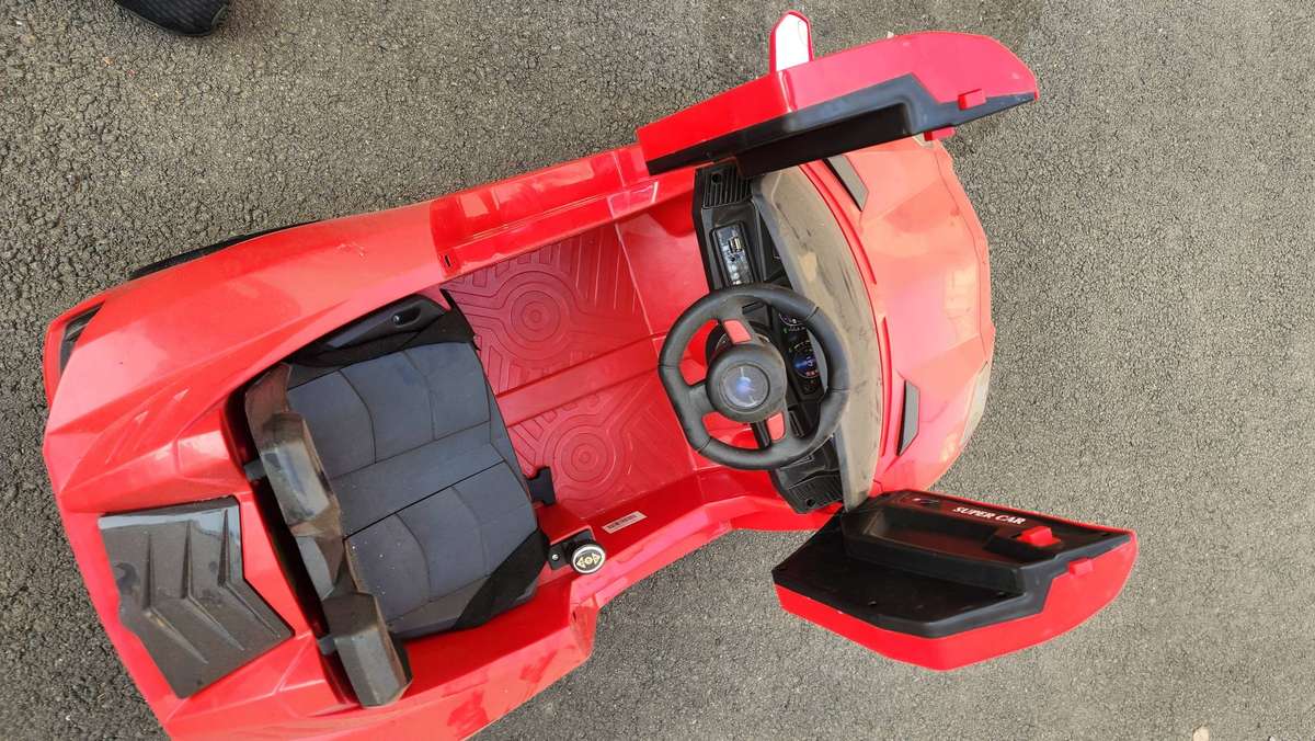 Jeronimo Zoombourgini (Red) 2 wheeler Electric Ride On Fair Condition