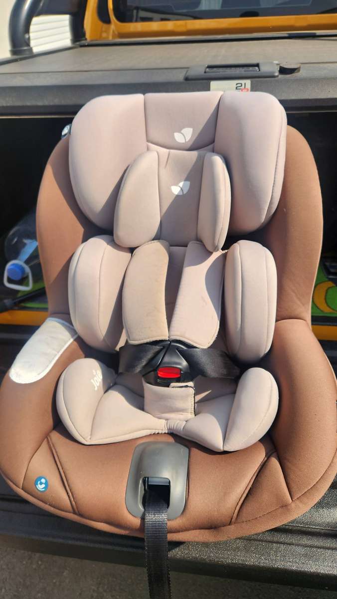 Joie i-Anchor Advance i-Size car seat + Joie i-Base Advance i-Size ISOFIX car seat base