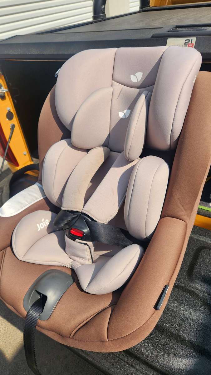 Joie i-Anchor Advance i-Size car seat + Joie i-Base Advance i-Size ISOFIX car seat base