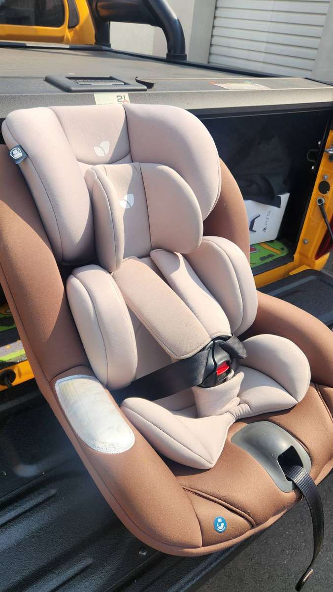 Joie i-Anchor Advance i-Size car seat + Joie i-Base Advance i-Size ISOFIX car seat base