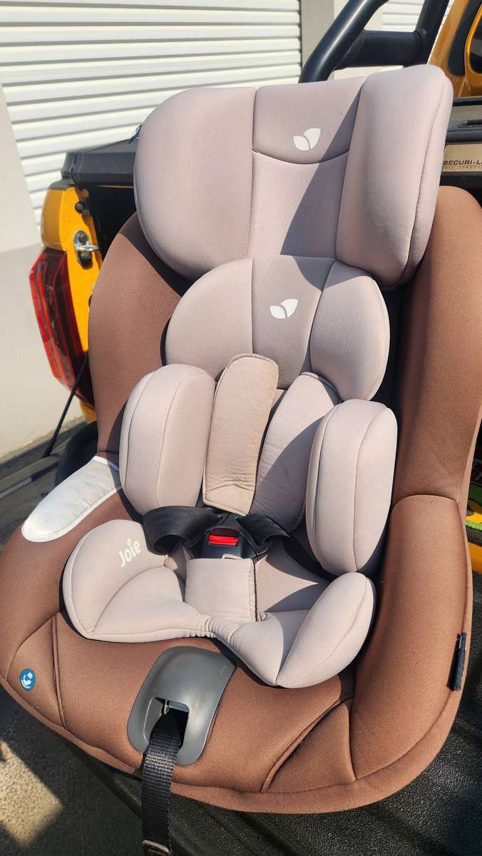 Joie i-Anchor Advance i-Size car seat + Joie i-Base Advance i-Size ISOFIX car seat base