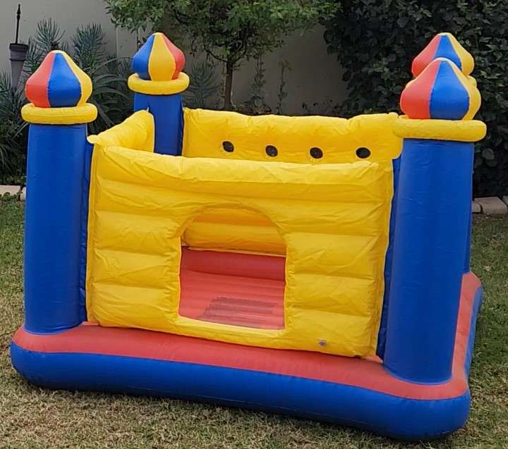 Bundle Intex Jumpolene Jumping Castle + Intex Explorer100 +Disney Lightning Mcqueen Inflatable chair