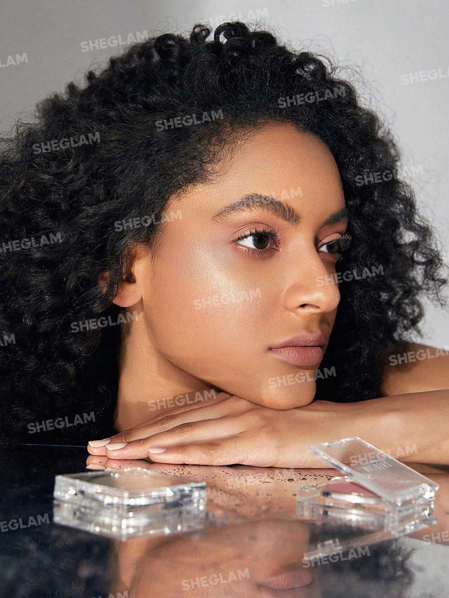 Sheglam Cosmic Crystal Mousse Highlighter-Vanilla Skeye